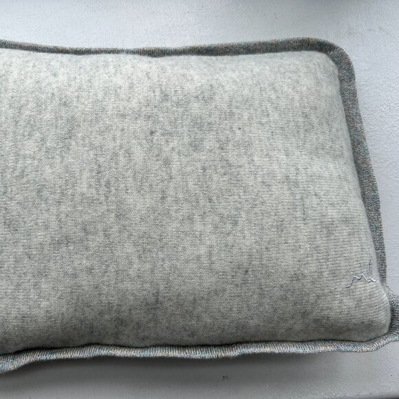 Morgan Lane 100% Cashmere travel pillow - Picture 1 of 10